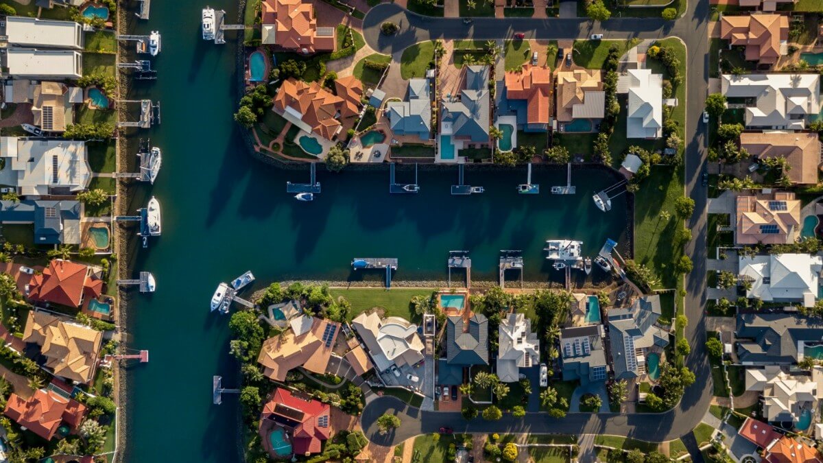 Australia becoming too expensive for foreign investors, report reveals