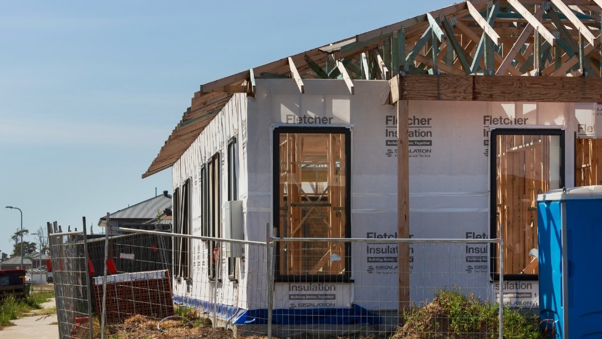 Construction market shifts and unemployment